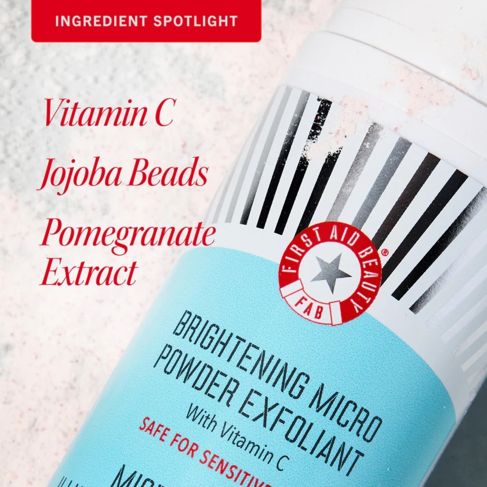FIRST AID BEAUTY Brightening Micro Powder Exfoliant